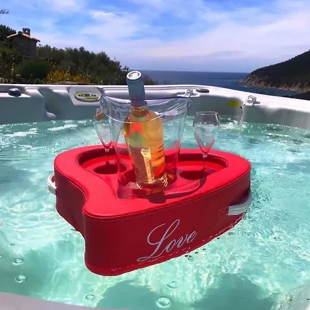 Sardinia Seaview&spapool فيلة فيلاّسيمِيوس